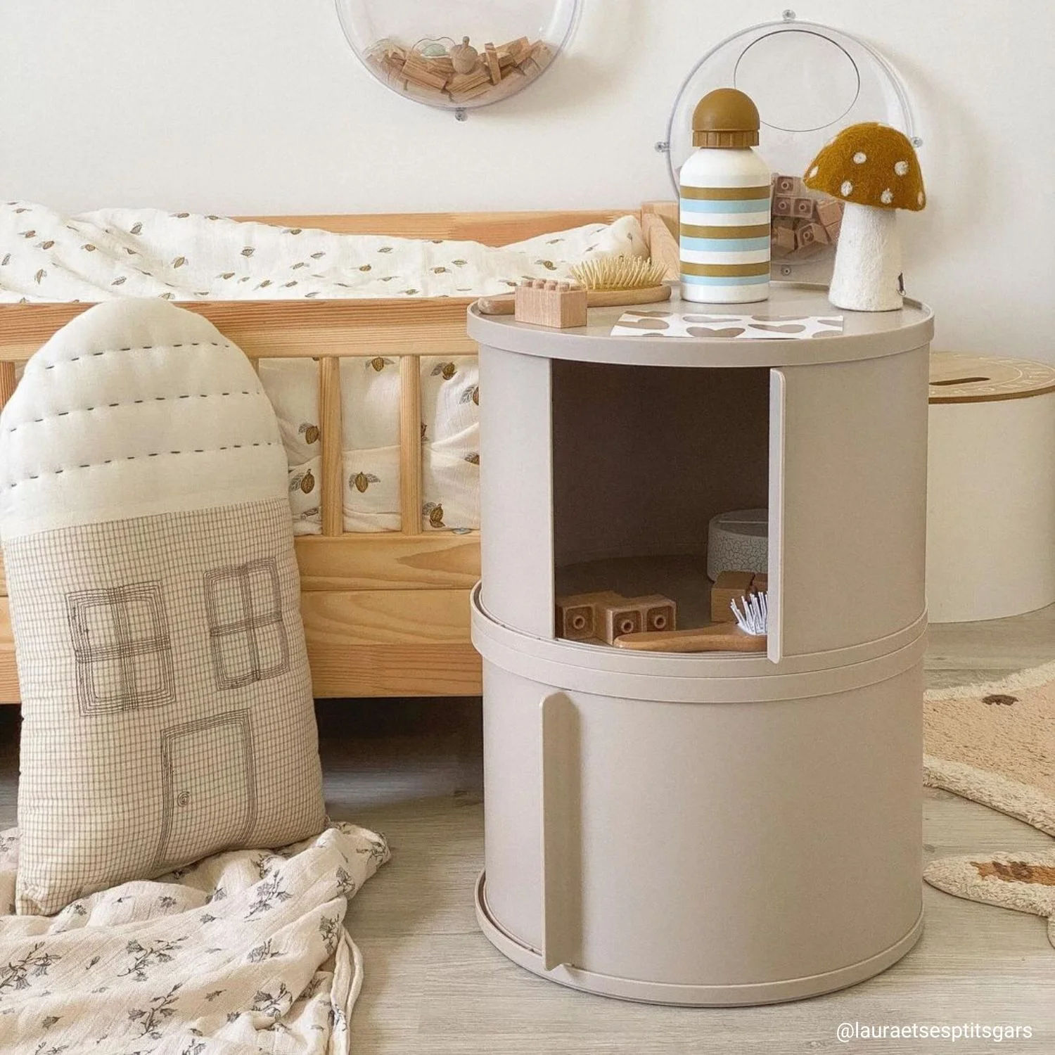 Table de chevet 2-en-1 avec rangement pour fille - Liewood, Berceau Magique
