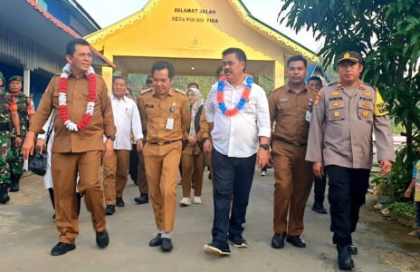 Kejati Dan Gubernur Kepri Ke Natuna