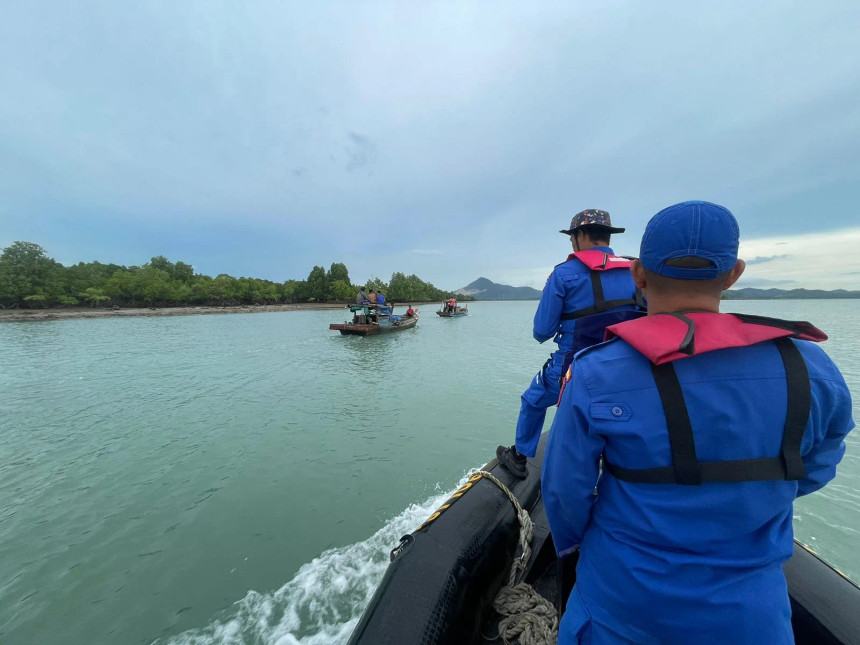 Satpolairud Polres Karimun Lakukan Evakuasi Nelayan