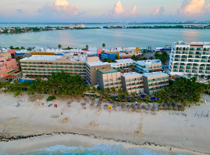 Transporte Privado al Flamingo Cancún Resort: ¡Reserva Ya!