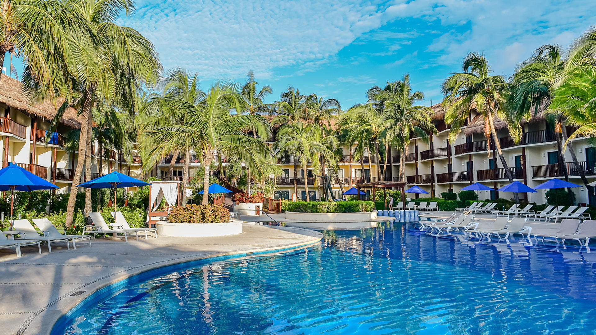 Airport Cancun Transportation to The Reef Playacar