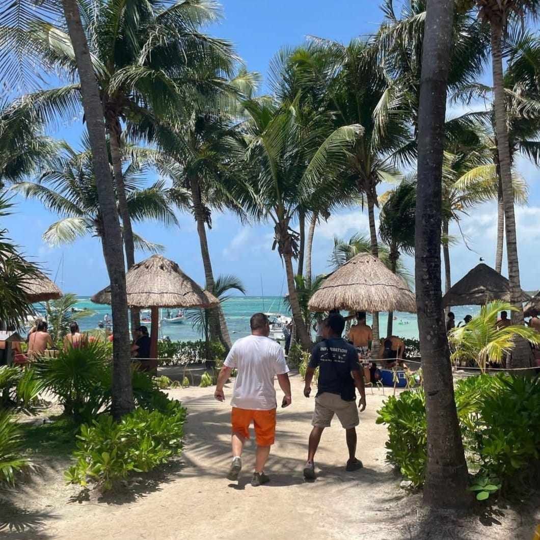 Akumal + Tulum St