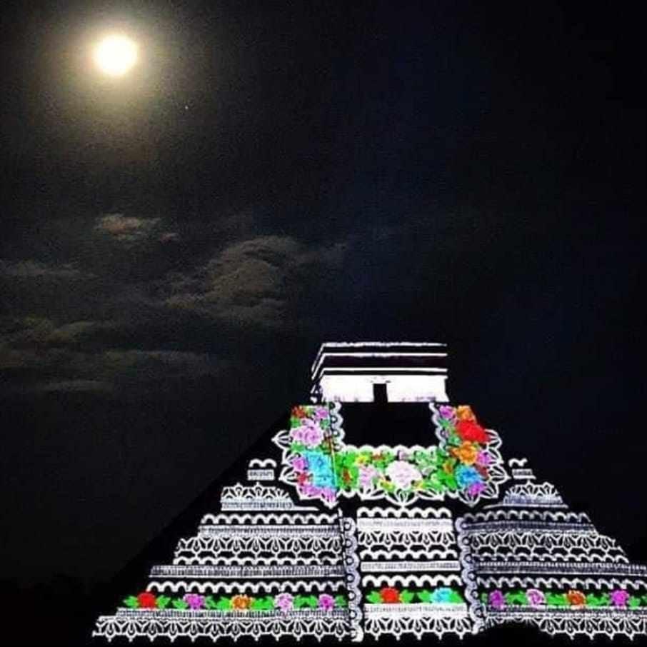 Chichen Itzá De Noche St