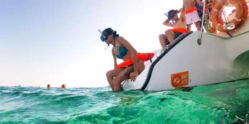 Isla Mujeres Catamaran Cs