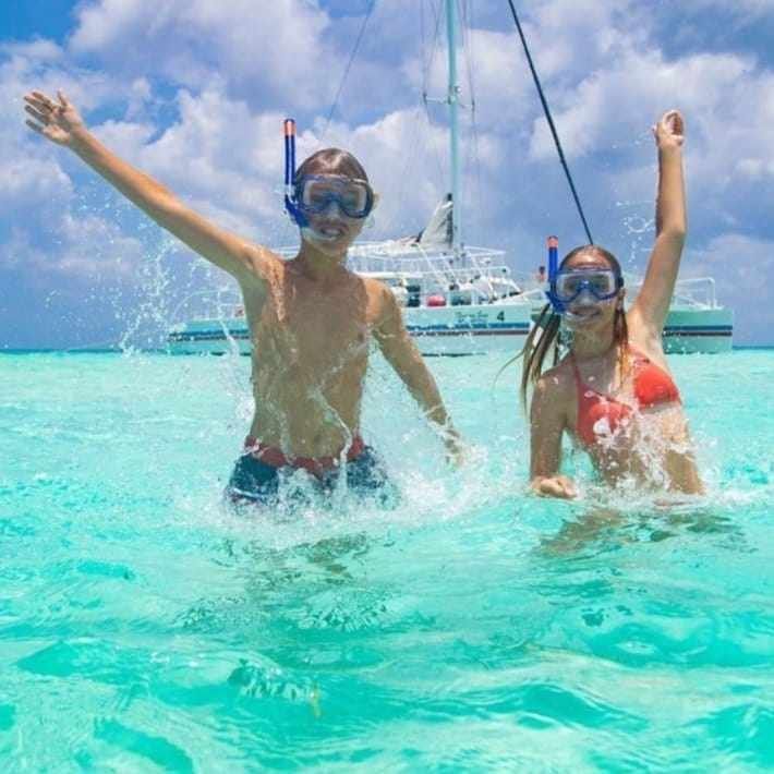 Isla Mujeres Catamarán Cs