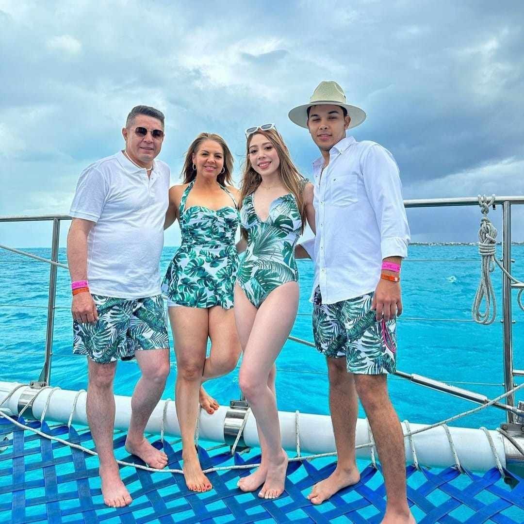 Isla Mujeres Catamaran Pleasure