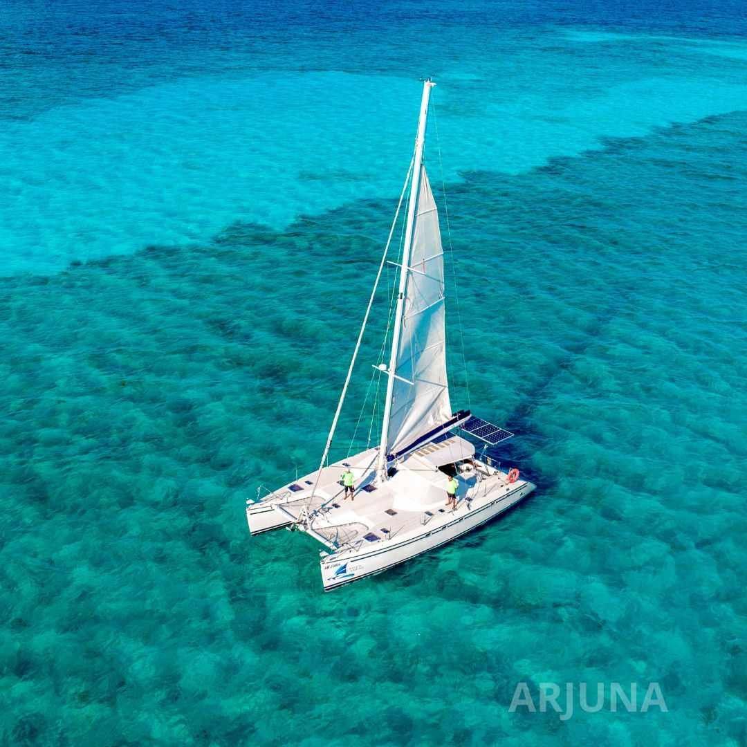 Catamaran Privado Arjuna