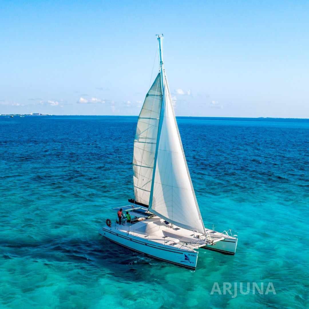 Catamaran Privado Arjuna