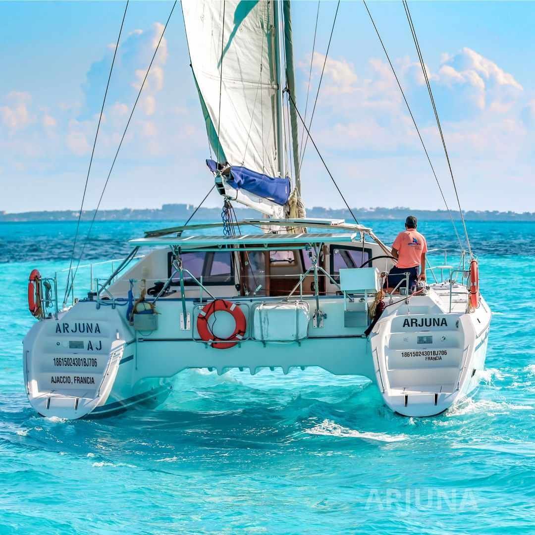Catamaran Privado Arjuna