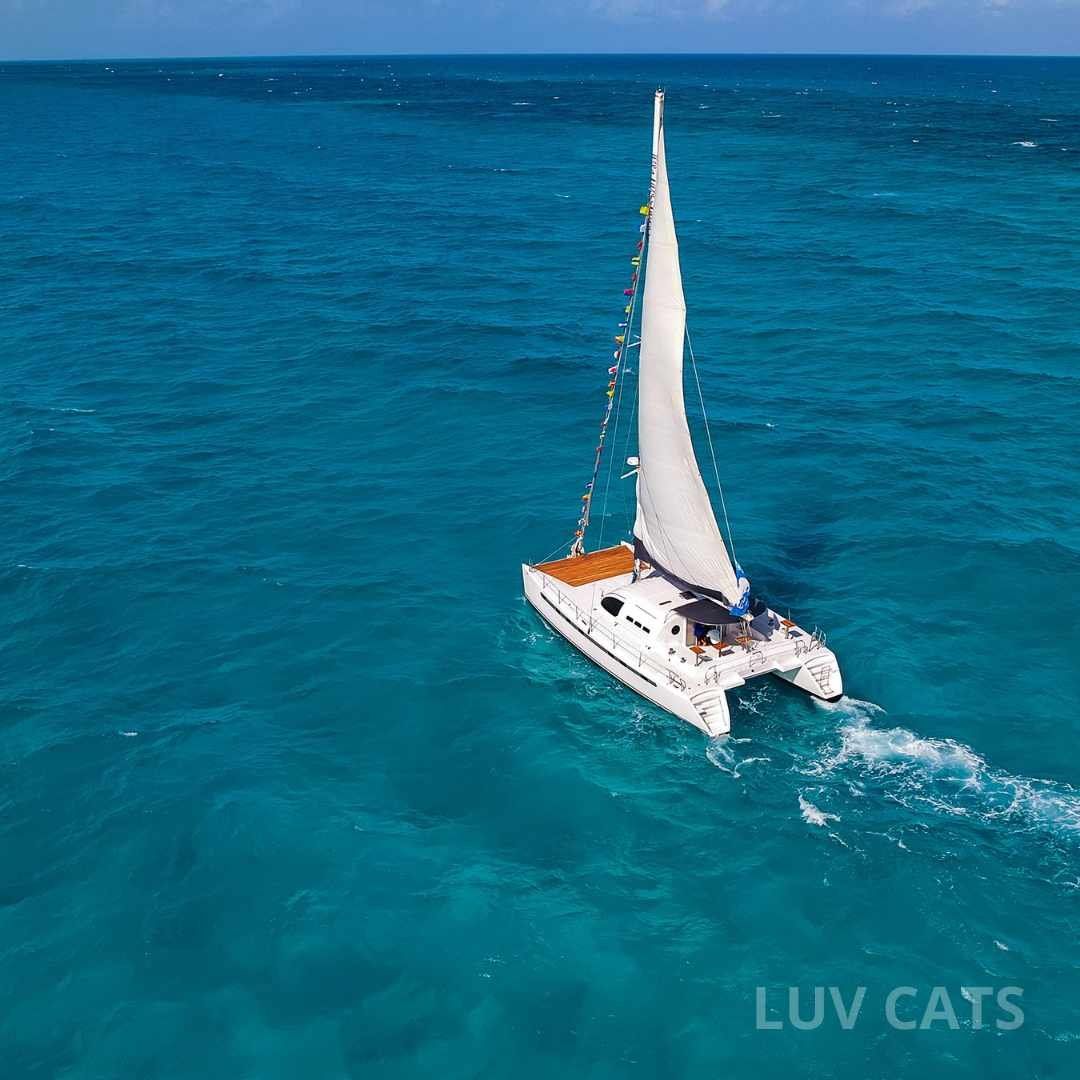 Catamaran Privado Luv Cats