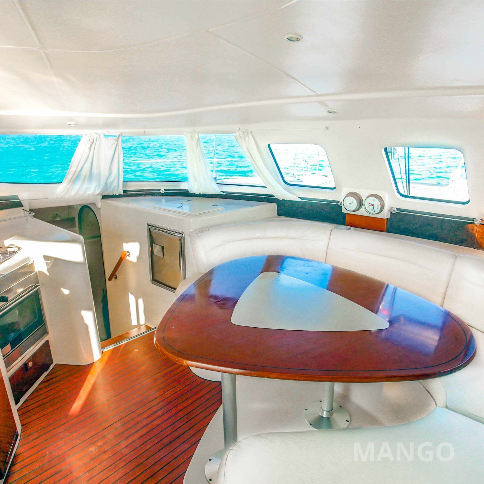 Catamaran Privado Mango