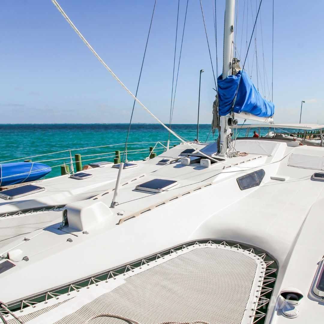 Catamaran Privado Max