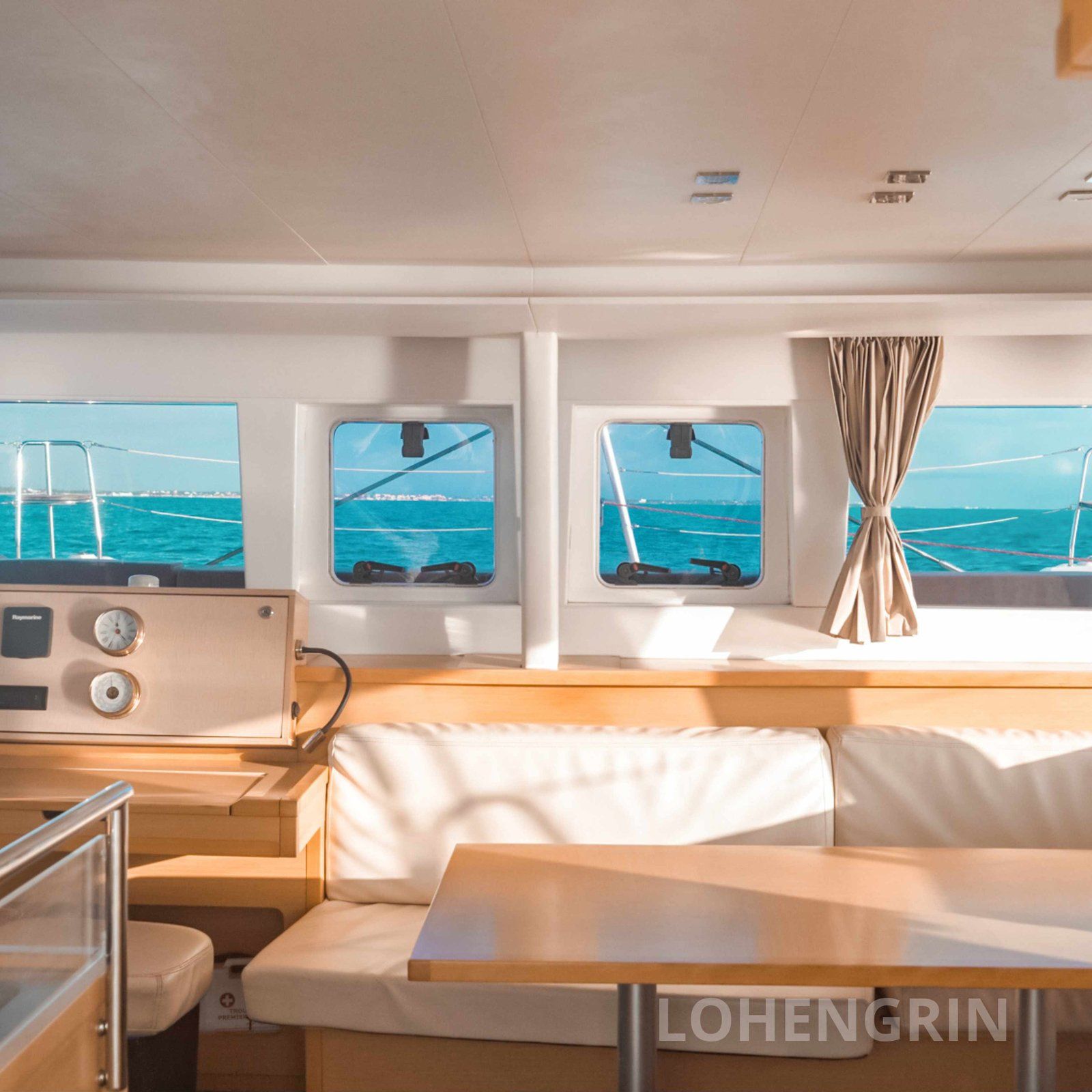 Catamaran Privado Privilege Lohengrin