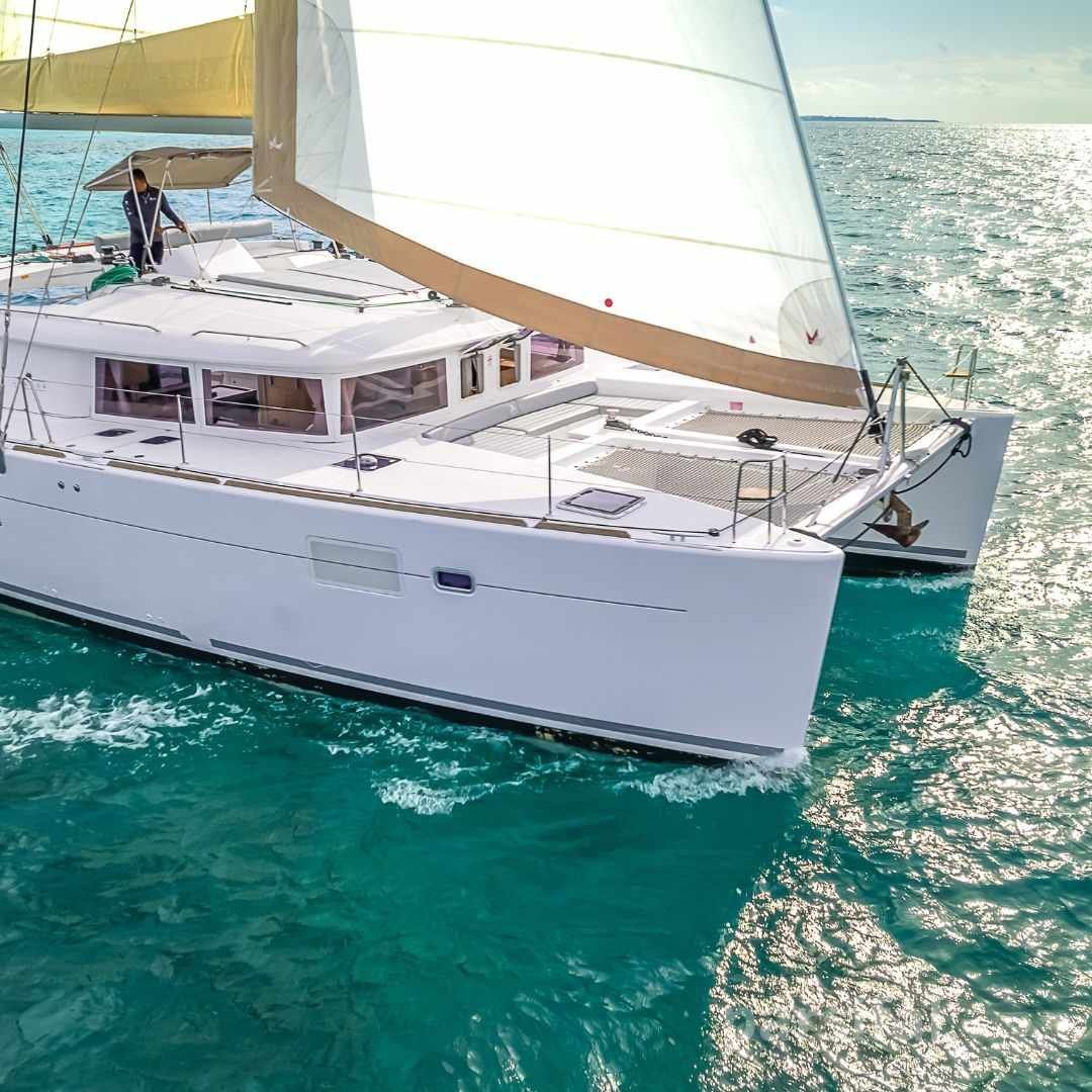 Catamaran Privado Privilege Parsifal