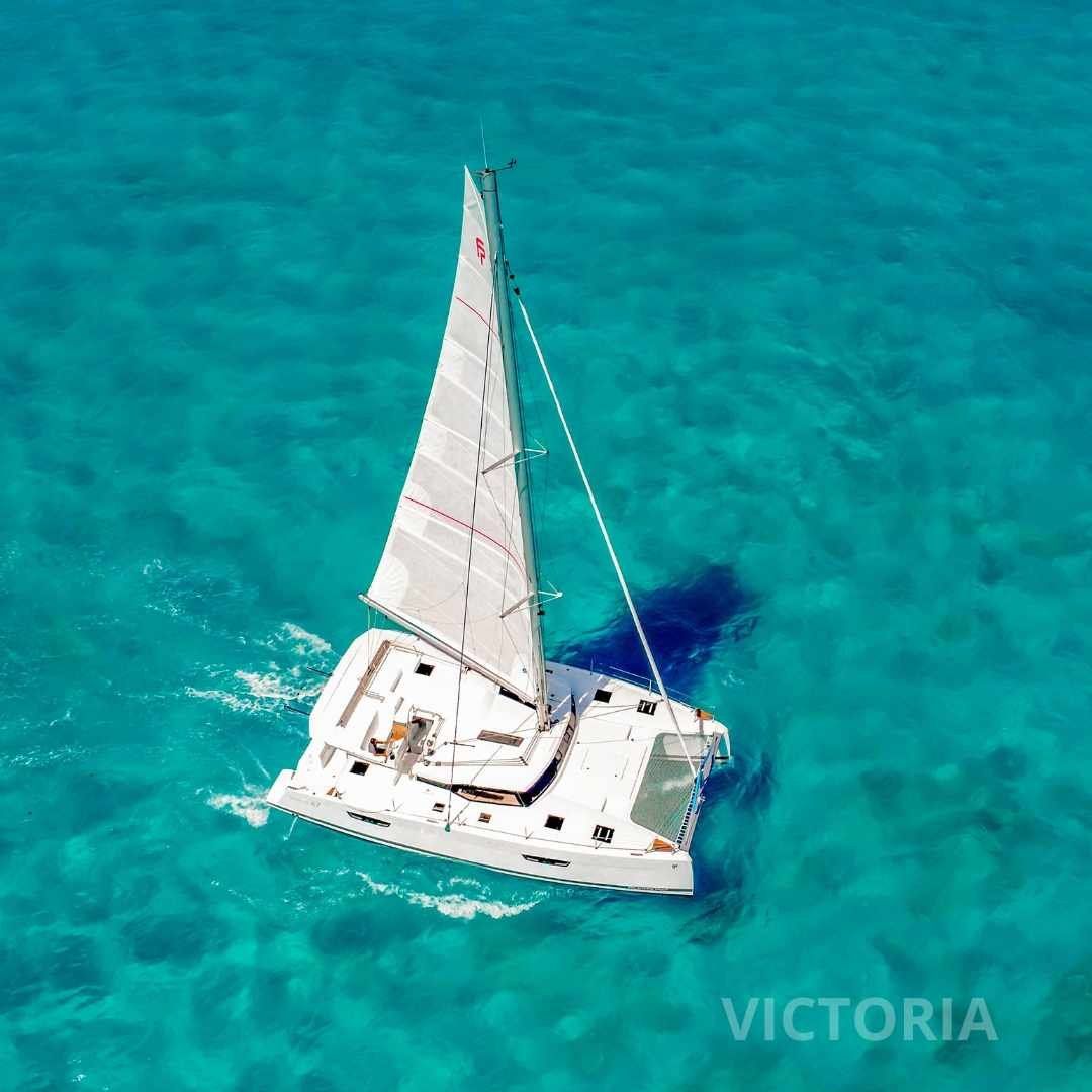 Catamaran Privado Privilege Victoria