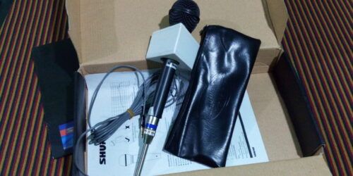 Reporters/Journalist Microphone for Mobile with channel flag Shure SM 959