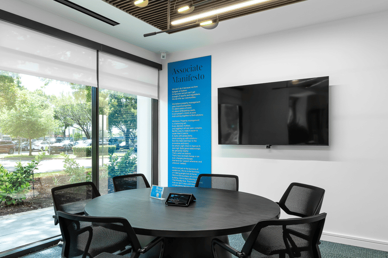 FirstService email + social-4