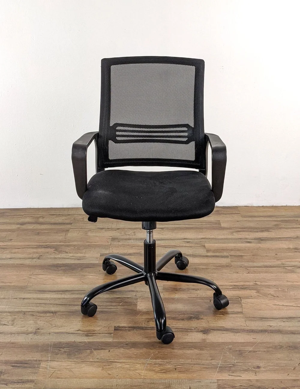 SmugDesk Black Mesh Back Chair - image 0