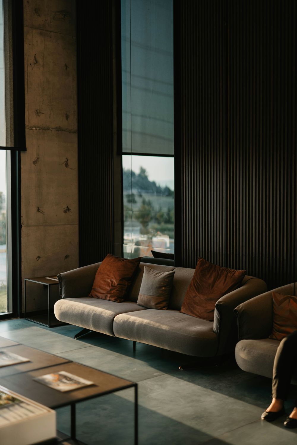 1stDibs luxury vintage and designer furniture marketplace