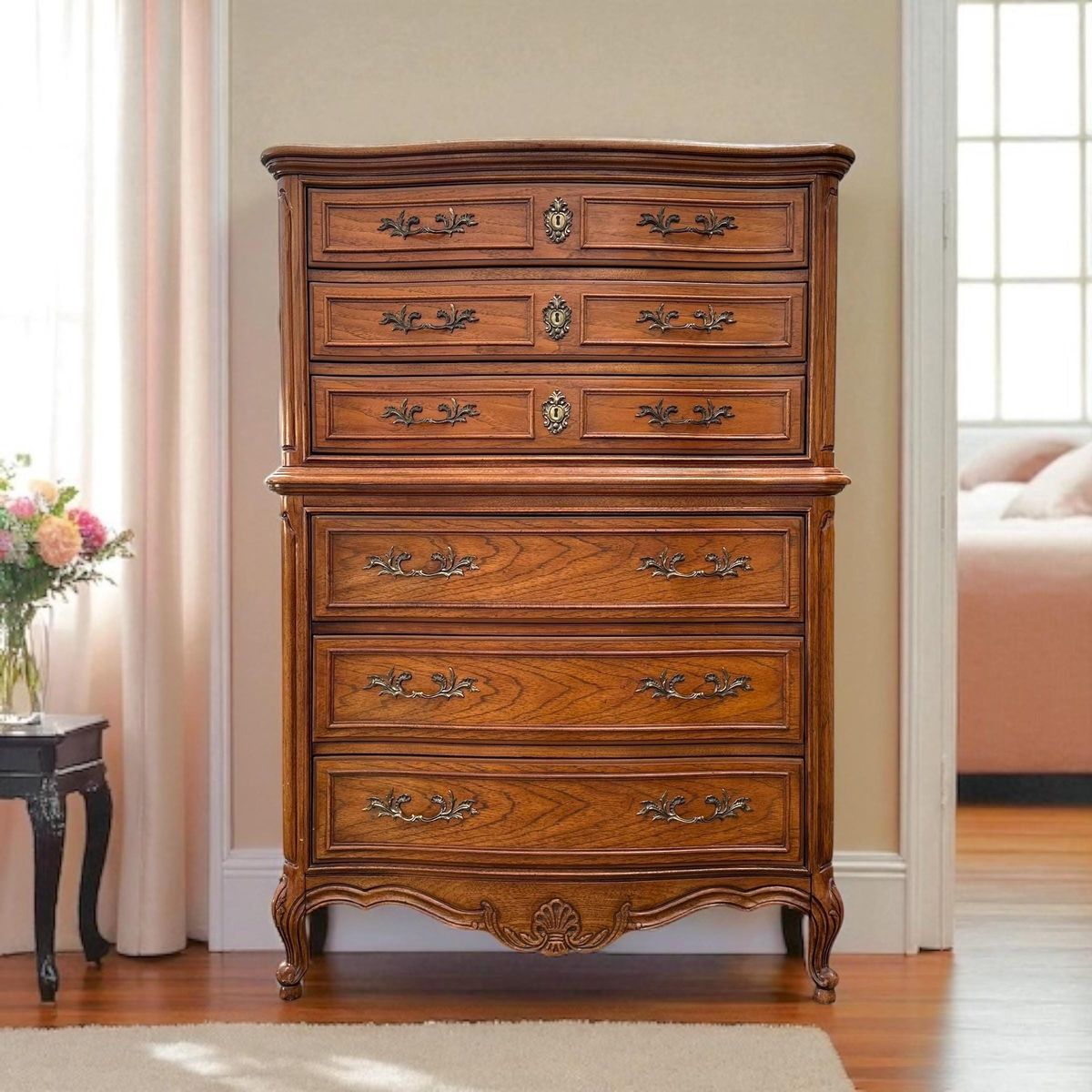 SOLD Vintage Thomasville French Provincial Serpentine Dresser