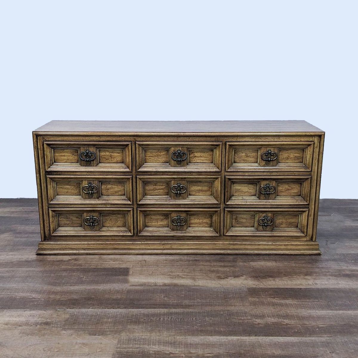Vintage Thomasville 9-Drawer Dresser - Thumbnail 4