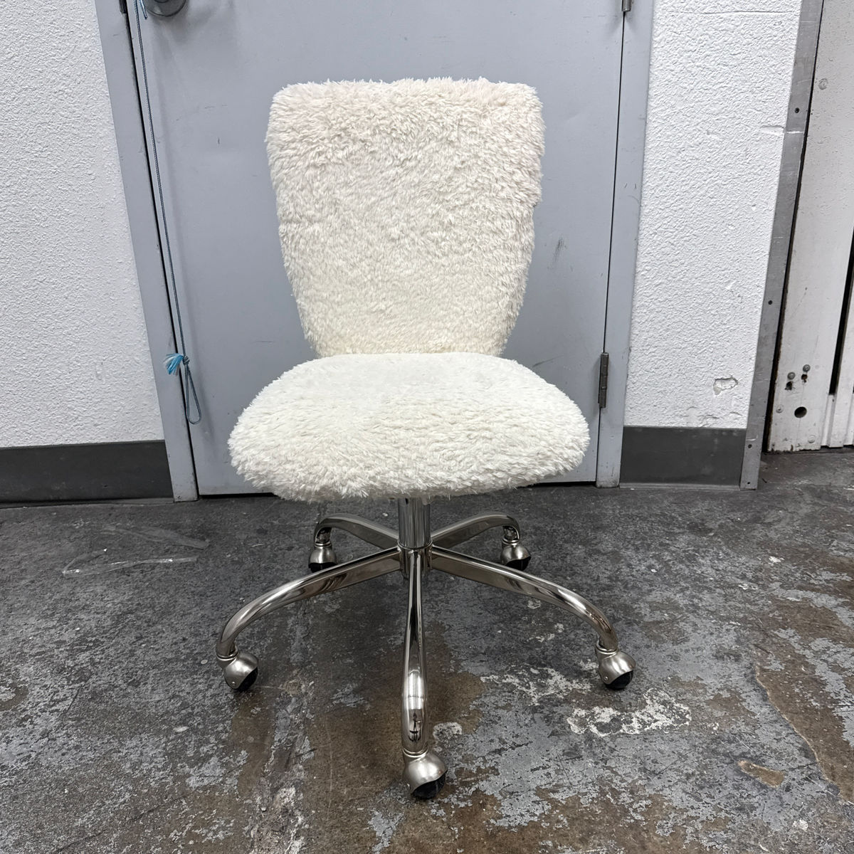 Pottery Barn Sherpa Desk Chair - Thumbnail 4