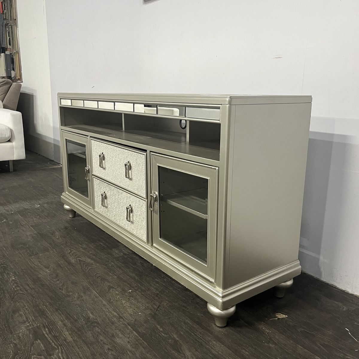 sofia vergara silver dresser Rooms To Go Sofia Vergara Paris Silver Dresser w/ Mirror