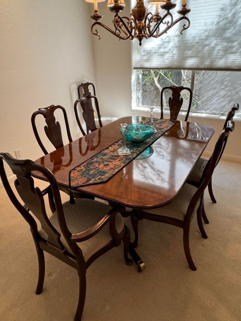 Drexel Heritage Georgian Banded Mahogany Double Pedestal Dining
