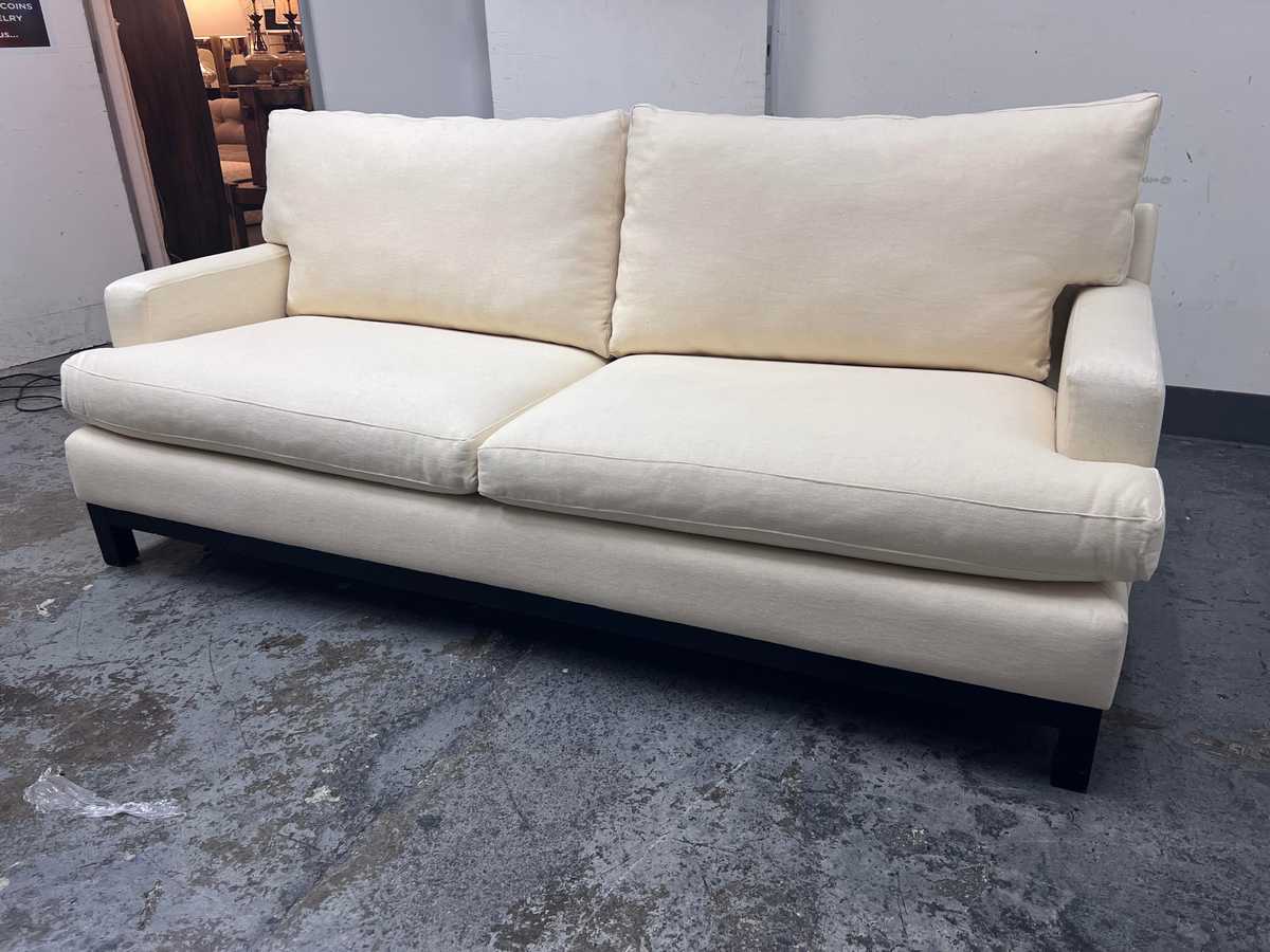 Pottery Barn Seabury Sofa Kashew