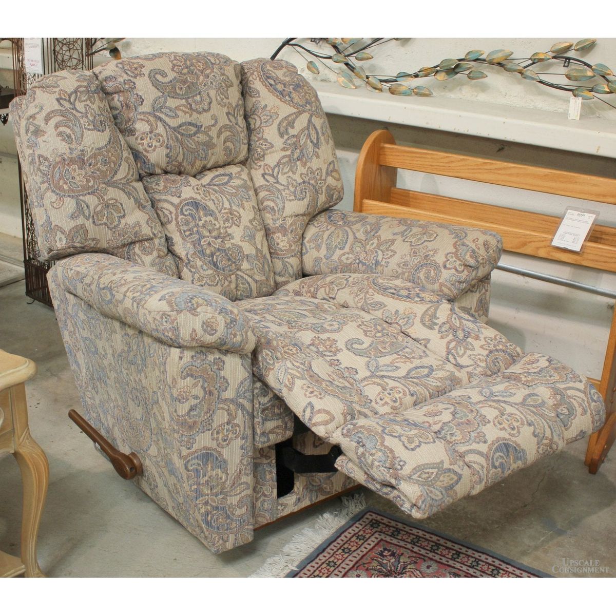 La-Z-Boy Paisley Rocking Recliner | La Z Boy - $399 | Kashew | Kashew