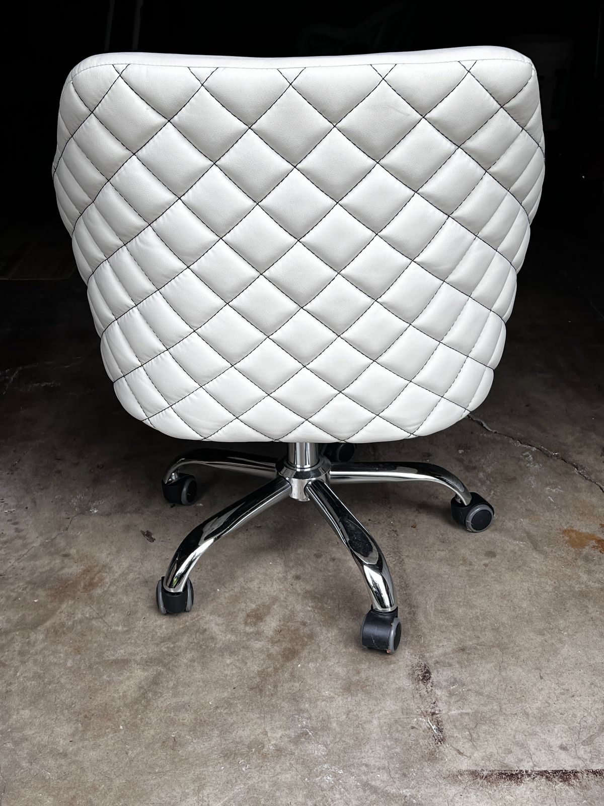 White Quilted Tainoki Office Chair on Chrome Base WM249-11 - $100