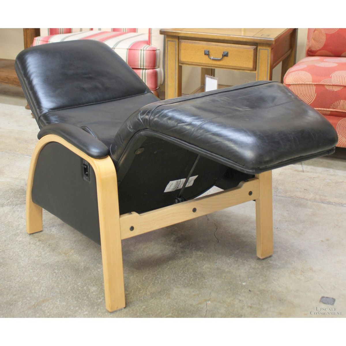 Backsaver Zero Gravity Recliner - $450 | Kashew | Kashew