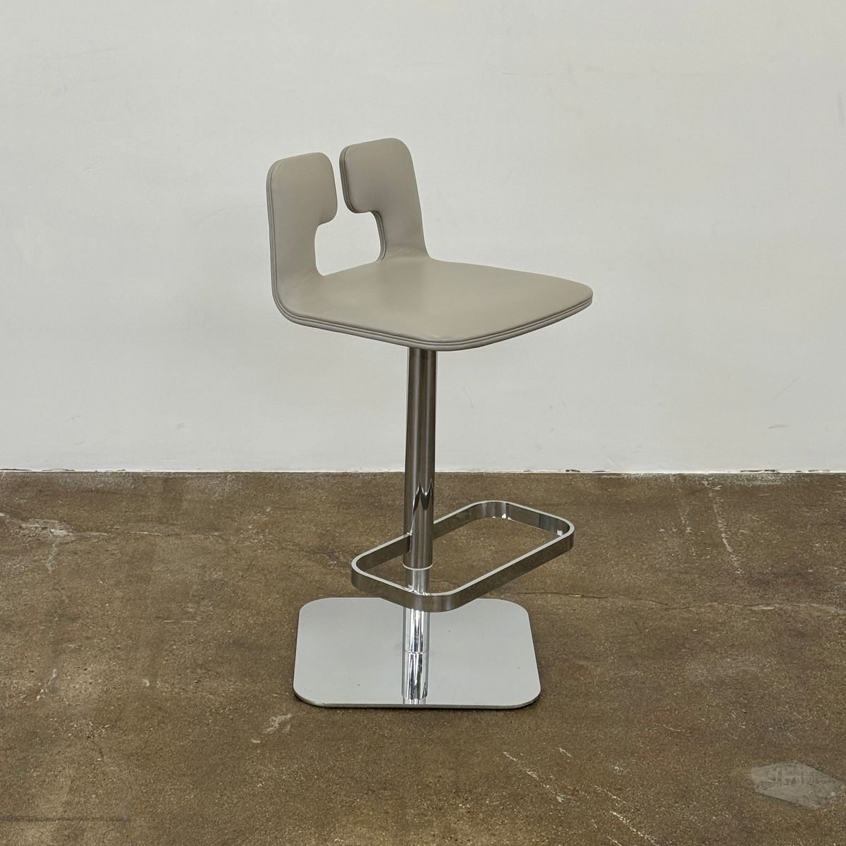 Poltrona Frau ALO Revolving Counter Height Stools SET OF Kashew