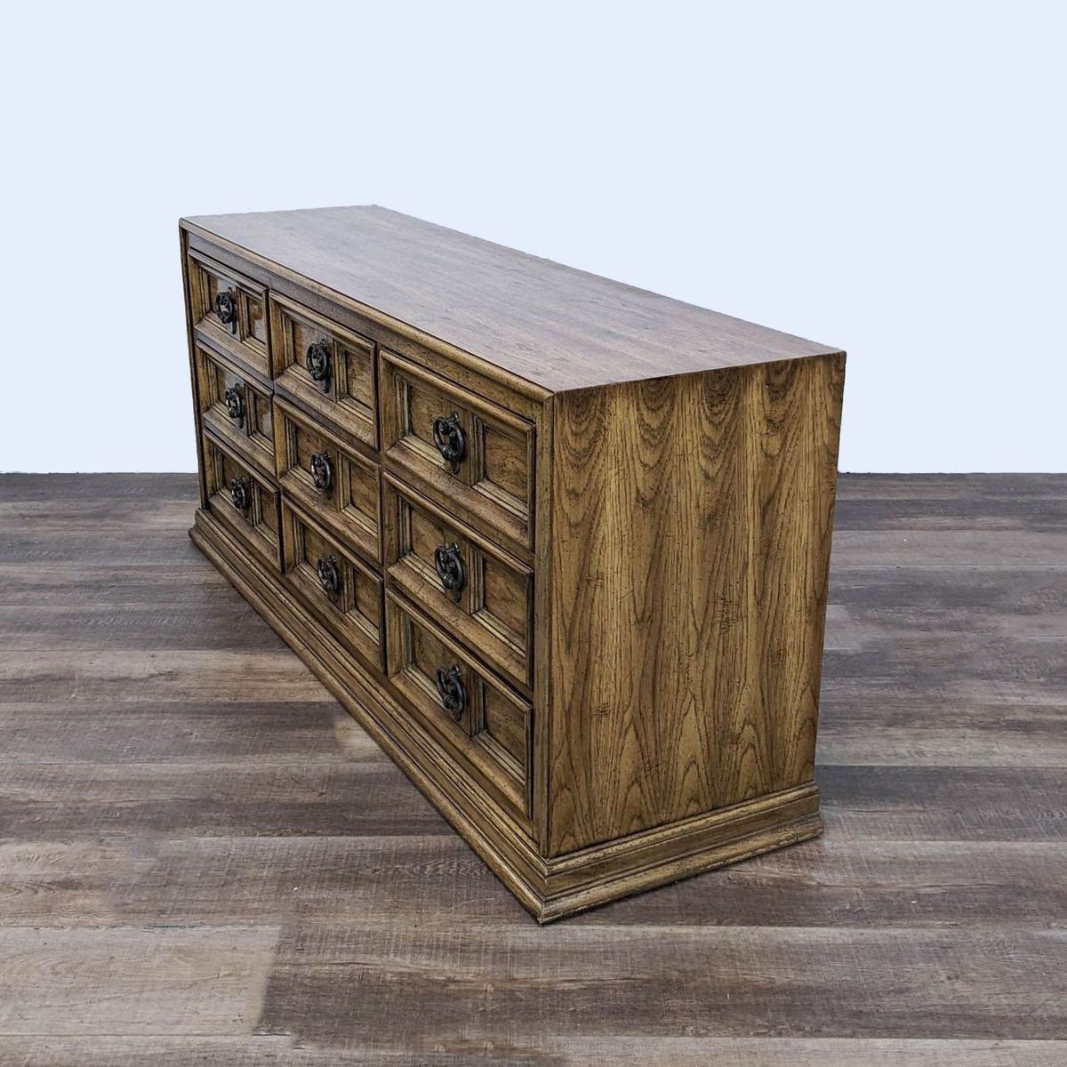 Vintage Thomasville 9-Drawer Dresser | Thomasville - $550 | Kashew | Kashew Vintage Thomasville 9-Drawer Dresser | Thomasville - $550 | Kashew | Kashew