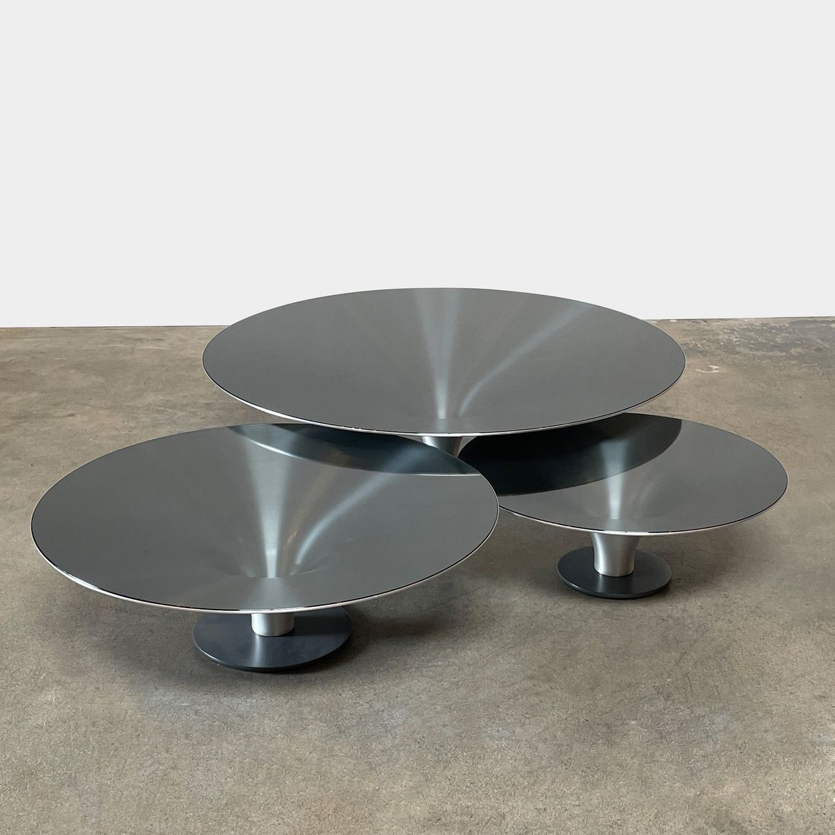 メ0209-27　Roche Bobois ロッシュボボア Ovni テーブル メ0209-27 Roche Bobois ロッシュボボア Ovni テーブル cocktail