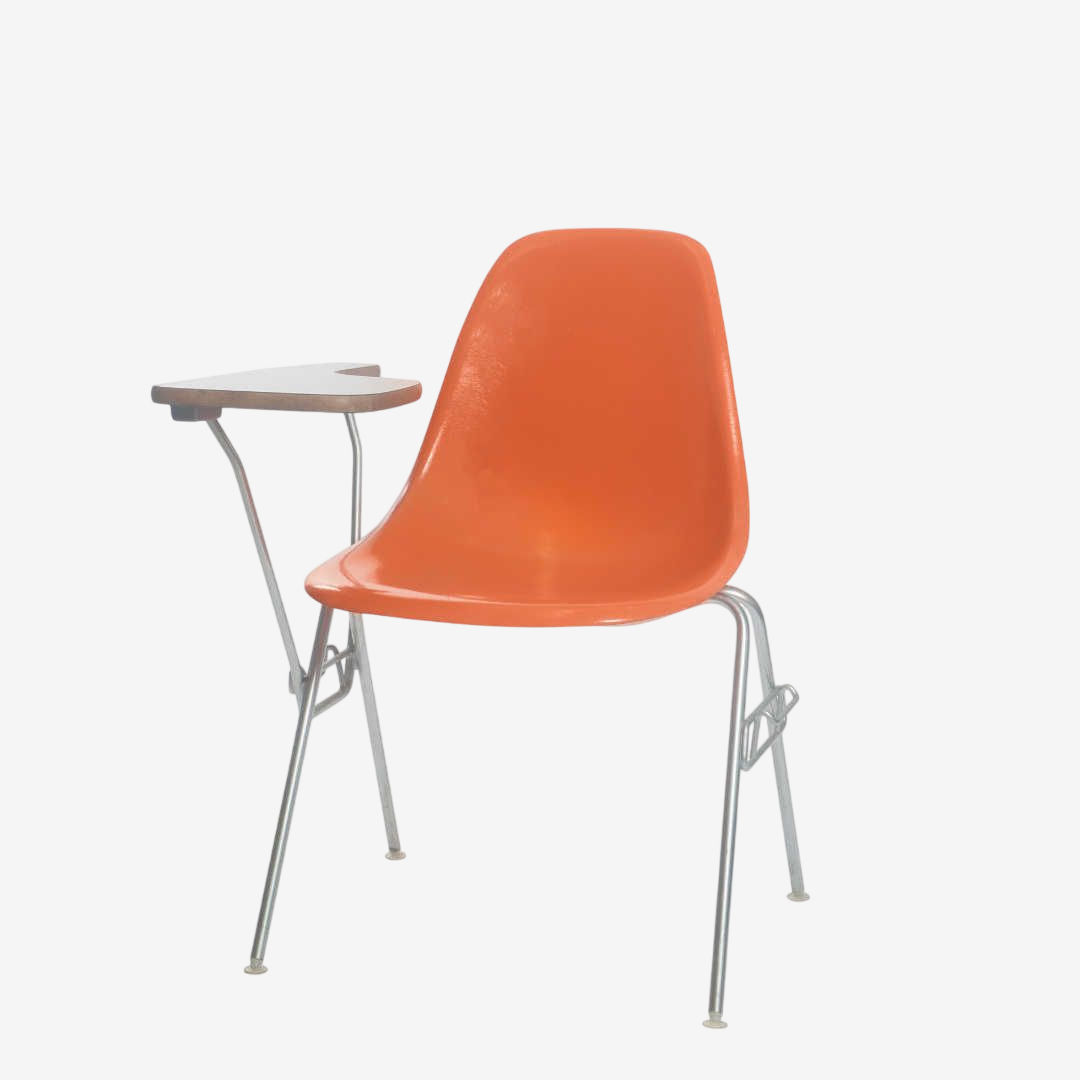 Vintage Herman Miller Shell Chair with Table | Herman Miller