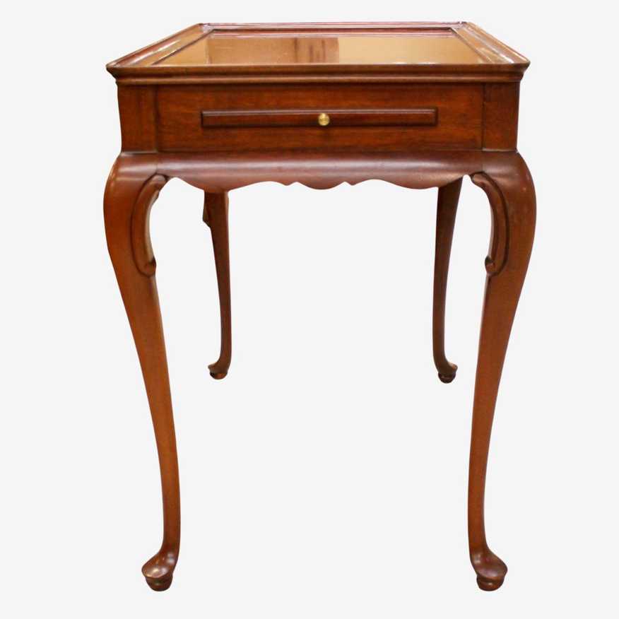 Scalloped Skirt End Table - image 0