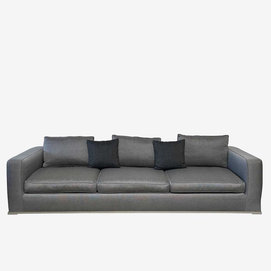 Maxalto Omnia Sofa - image 0