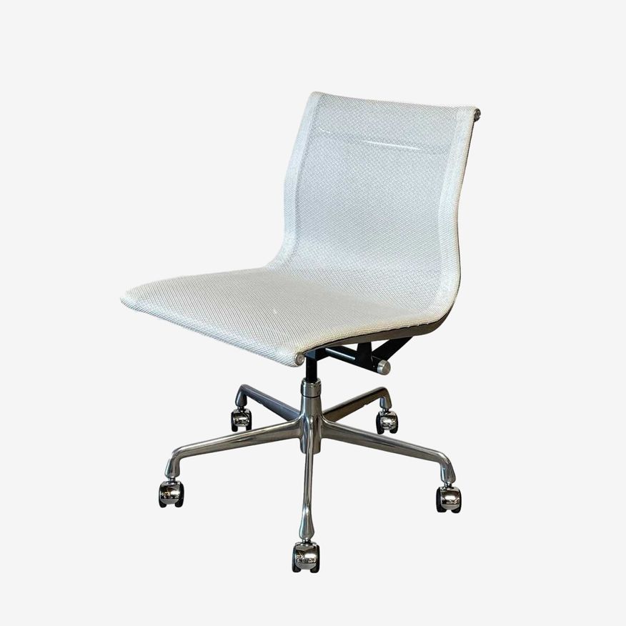 Herman Miller Eames Aluminum Group Management Chair - image 0