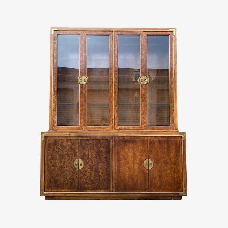 Thomasville lighted curio cabinet deals
