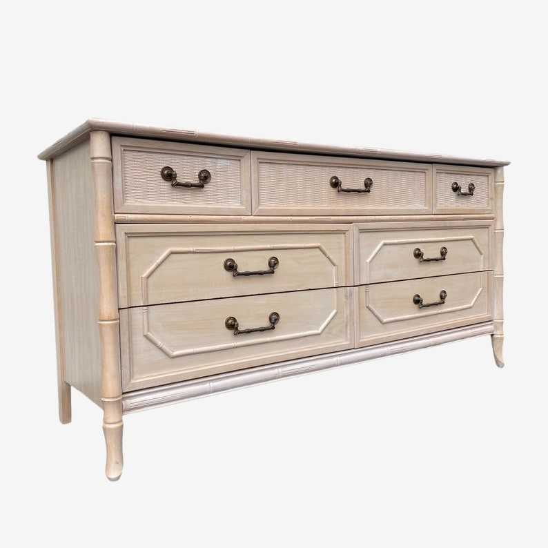 Broyhill Faux Bamboo Dresser with 7 Drawers 60