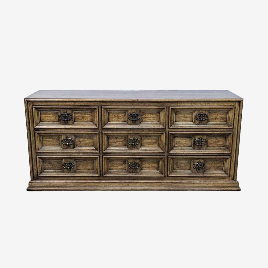 Vintage Thomasville 9-Drawer Dresser - image 0