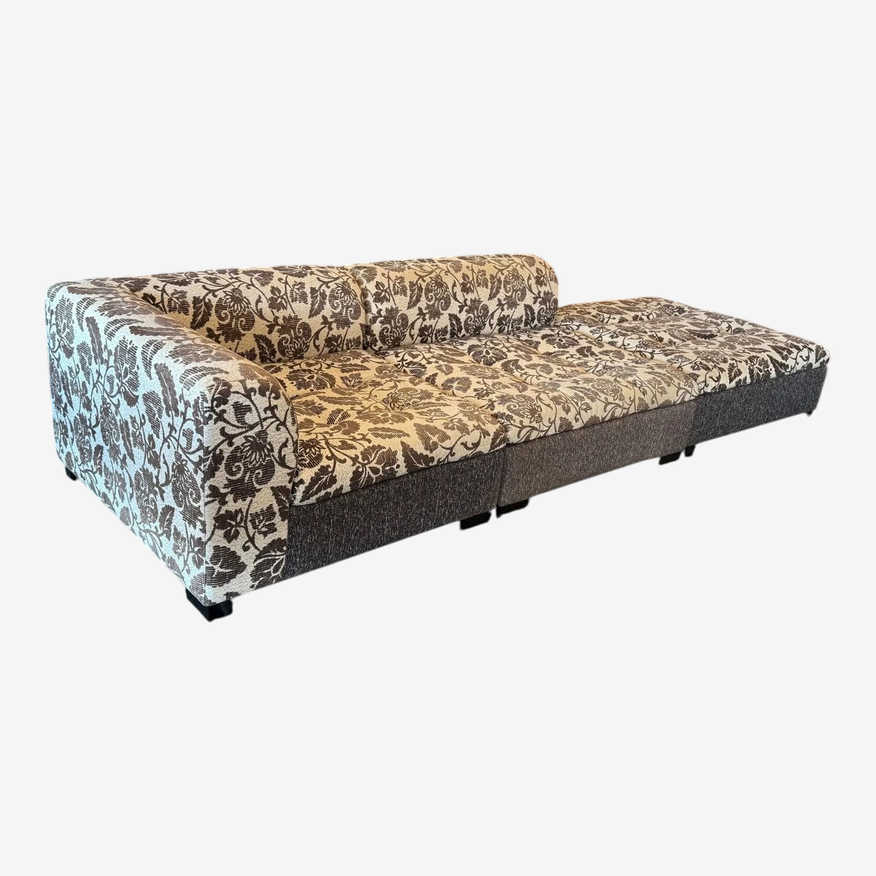 Della Robbia Fleur De Lis Tufted Three Piece Sectional - image 0