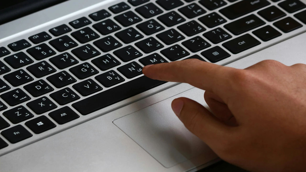Begini Cara Lengkap Mengubah Keyboard Menjadi Bahasa Arab di Laptop Windows Begini Cara Lengkap Mengubah Keyboard Menjadi Bahasa Arab di Laptop Windows