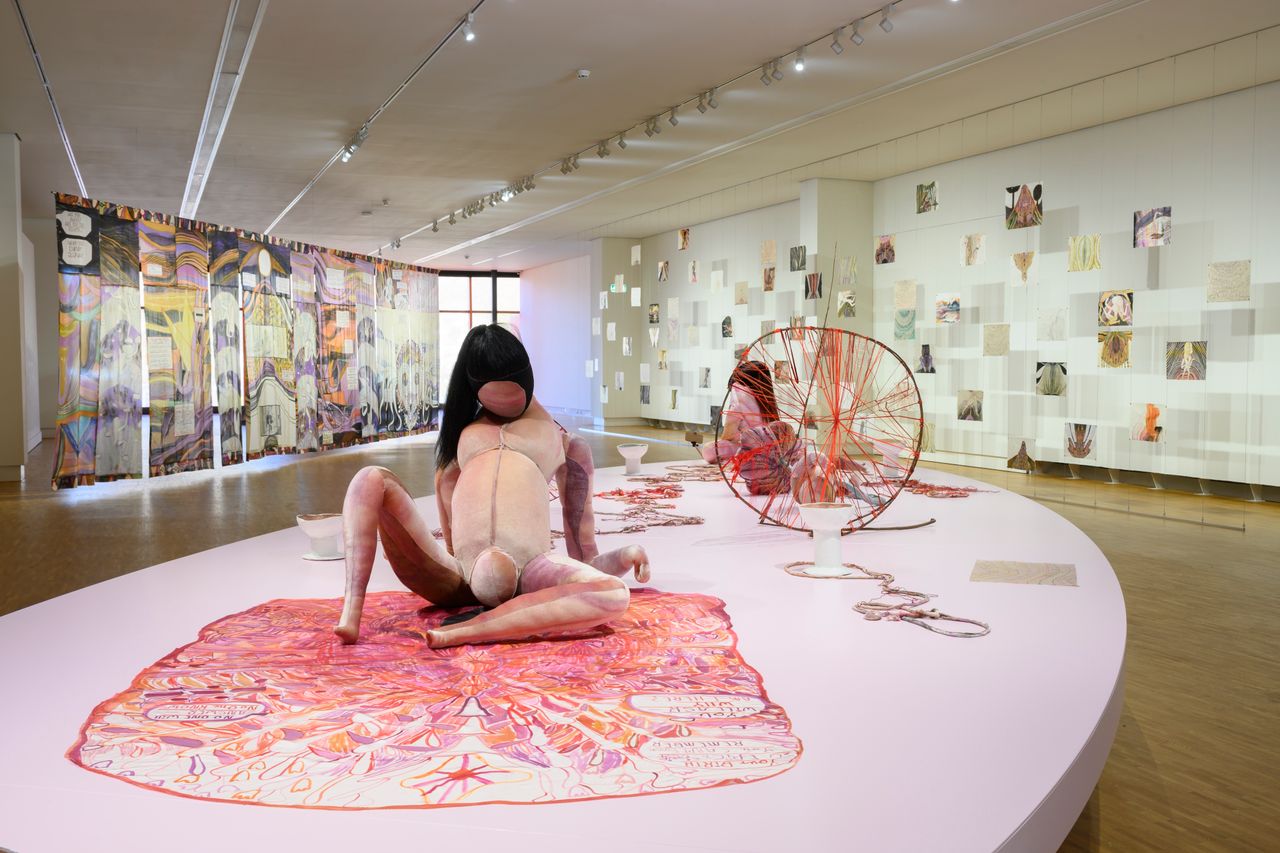 Emma Talbot. Sounders of the Depths Gemeentemuseum, 2019. Bildekreditt: Kunstneren.