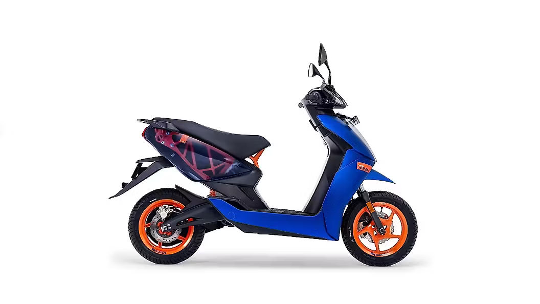 Ather 450 Apex in Edium Blue motorcycle image
