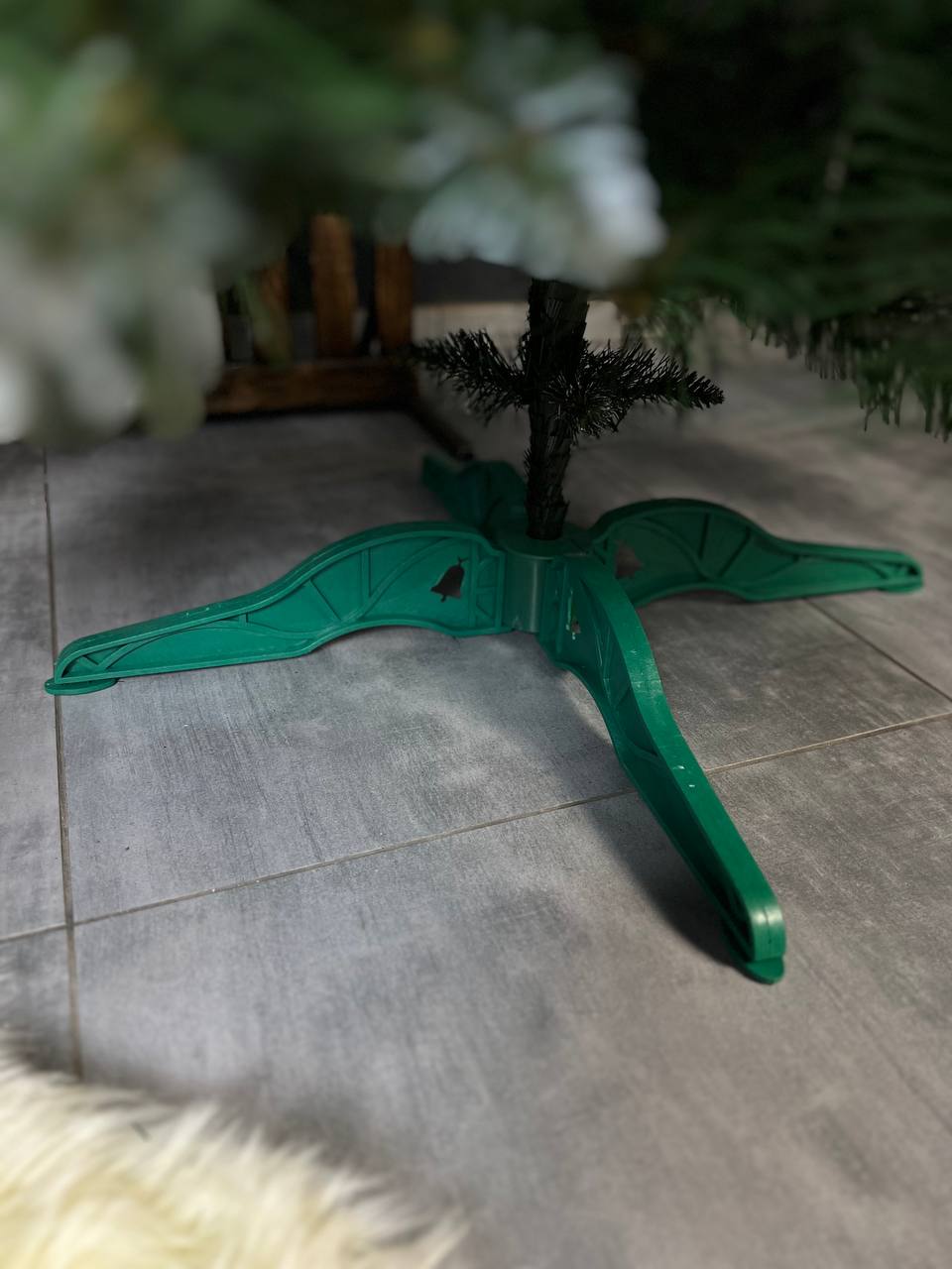 Ялинка з шишками та калиною вигляд 4