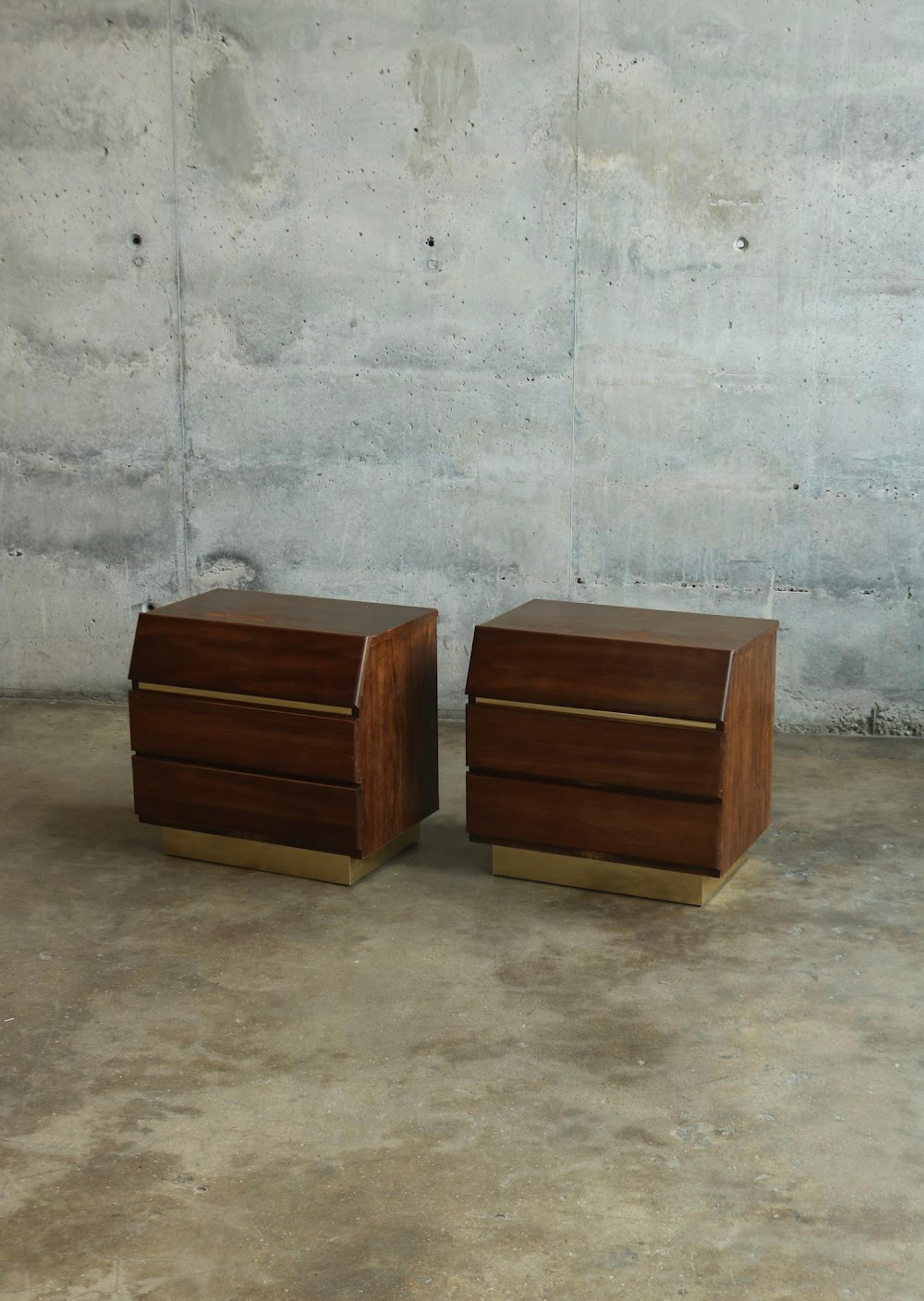 Pair Of Vintage Mcm Walnut Bassett Nightstands Bedside Tables