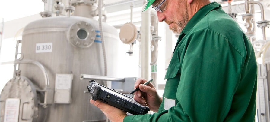 What to consider when purchasing a rugged tablet for field workers