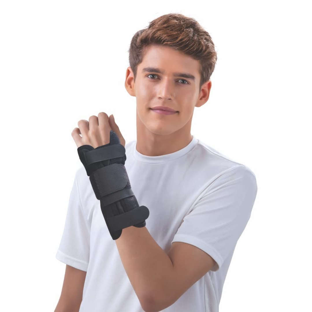 Dyna Innolife Wrist Splint -Left/Right Black color